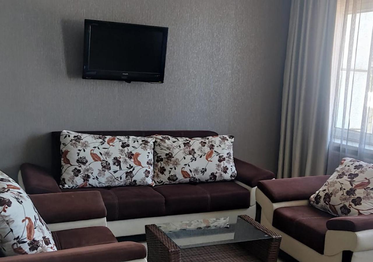 Hotel Lux Tbilisi Exteriör bild